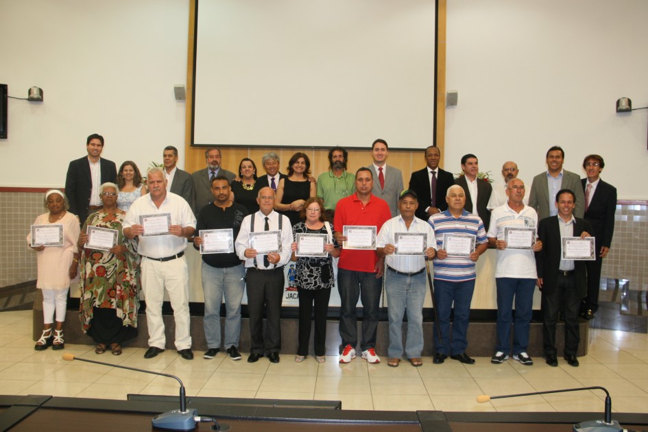 Câmara homenageia Líderes Comunitários em Sessão Solene