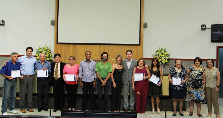 Emoção marca evento em homenagem ao professor na Câmara de Jacareí