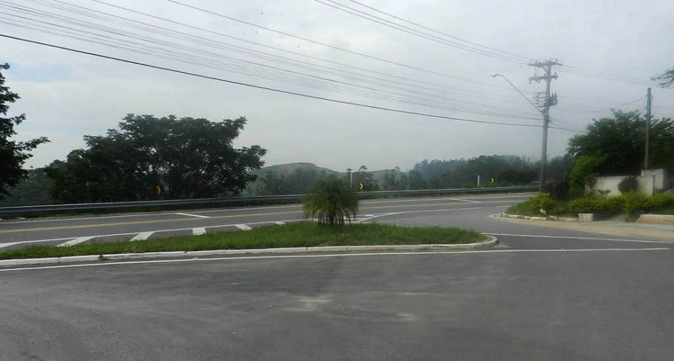 Arildo pede ao DER obras de segurança em trecho de rodovia estadual em Jacareí