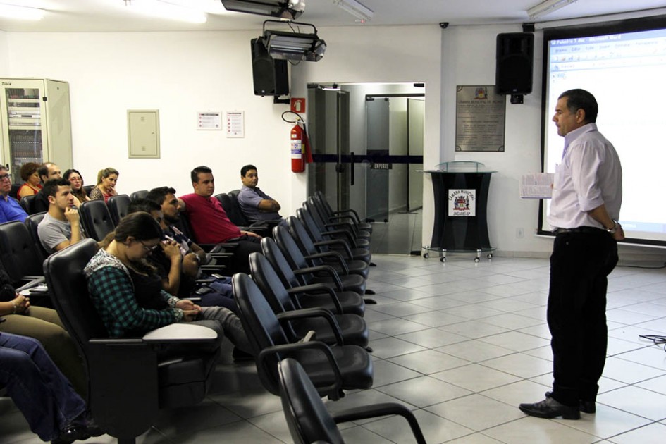 Servidores da Câmara participam de palestra sobre direitos do consumidor