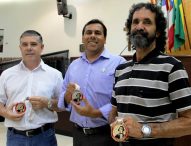 Vereadores recebem Medalha Tiradentes por atuação em Jacareí