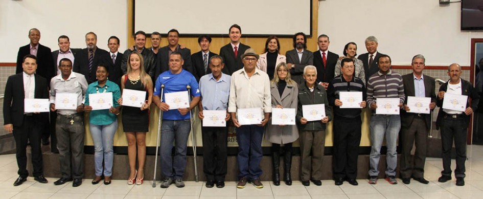 Agradecimento marca noite de homenagem a líderes comunitários na Câmara