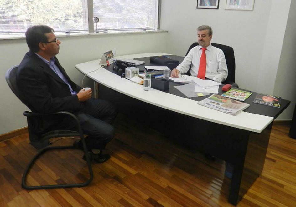 Arildo Batista fortalece laços políticos em encontro com deputado estadual Marcos Martins