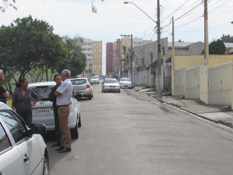 Paulinho do Esporte indica reparos no Nova Jacareí e Parque Califórnia