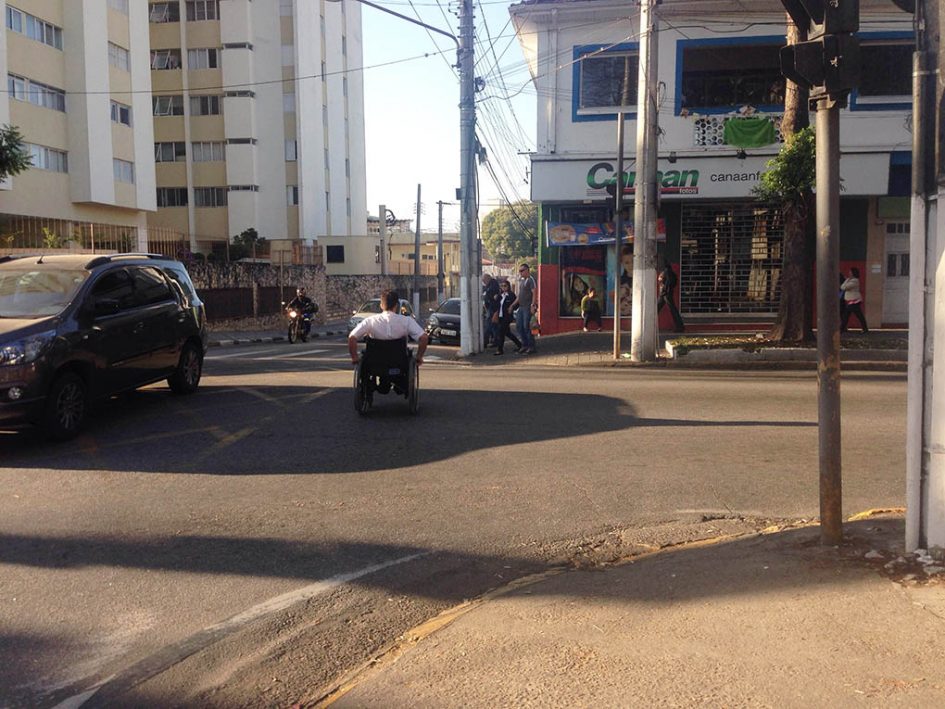 Edinho Guedes reforça pedido para mais acessibilidade no Centro