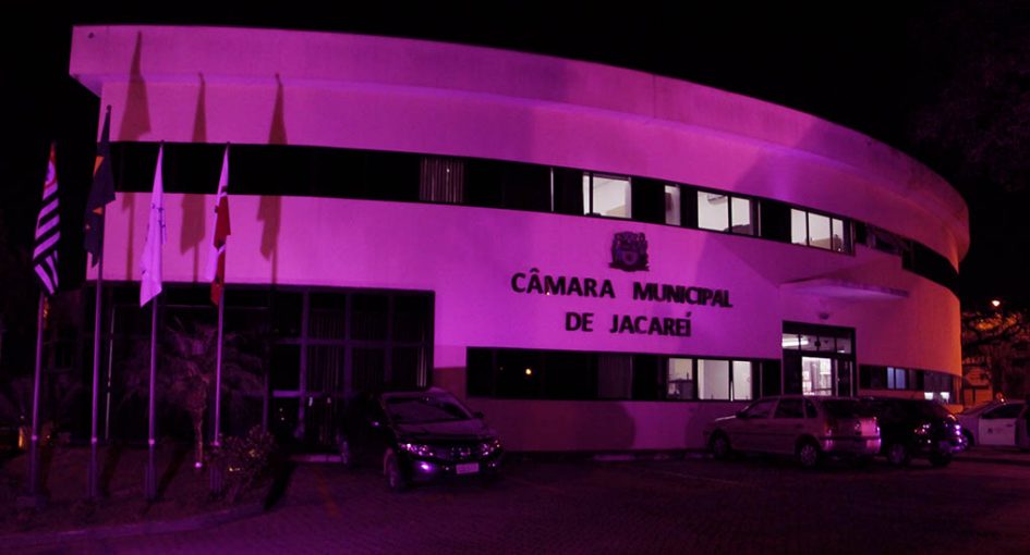 Câmara de Jacareí entra na campanha Outubro Rosa