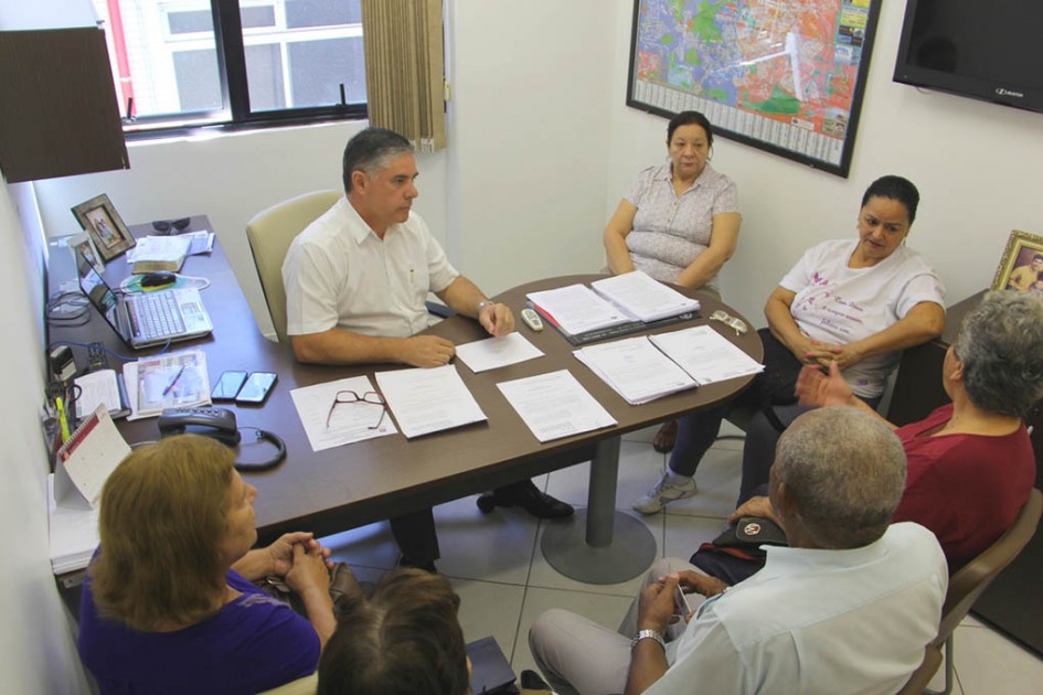 Idosos reclamam do horário de funcionamento do Centro de Convivência da 3ª idade em Jacareí