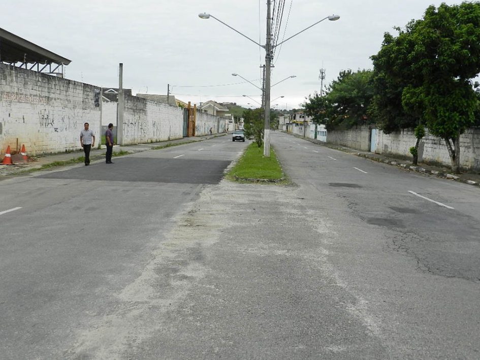 Presidente da Câmara pede à Infraestrutura o recapeamento da avenida Nicola Capucci