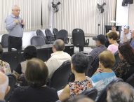 Idosos se reúnem na Câmara Municipal em palestra sobre Estatuto que garante direitos à faixa etária