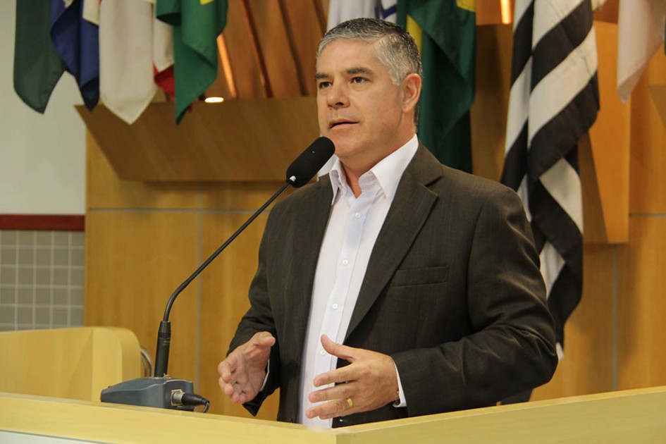 Fernando da Ótica pede respostas à Prefeitura sobre idoso internado na Santa Casa