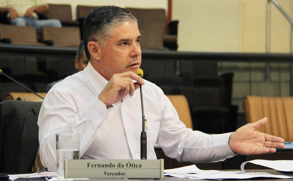 Fernando questiona prefeitura sobre atraso na realização de exame na Santa Casa