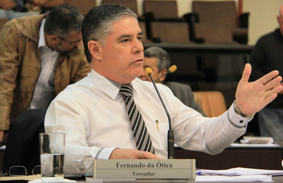 Fernando questiona Prefeitura sobre problemas nas UBS’s de Jacareí