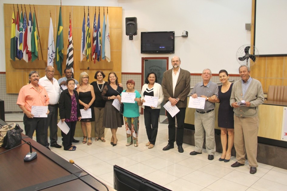 Vereadores da Melhor Idade tomam posse em sessão solene nesta quarta