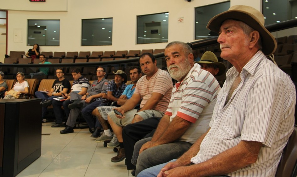 Câmara reúne carroceiros para debate da saúde e direito dos animais de grande porte