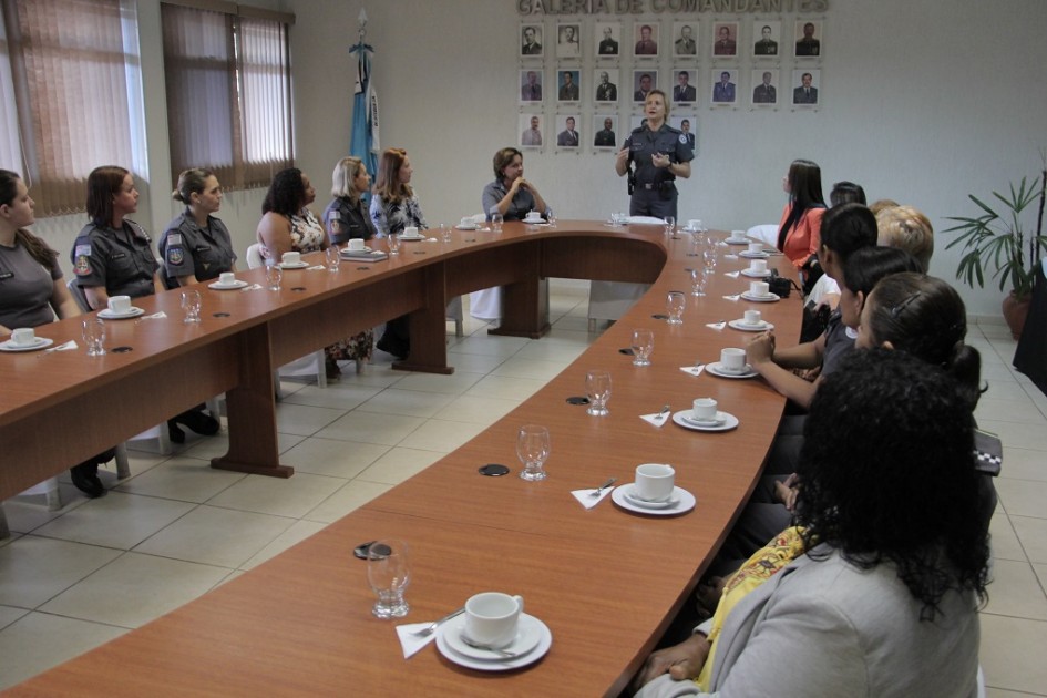 Presidente participa de evento em homenagem às mulheres no Comando da Polícia Militar