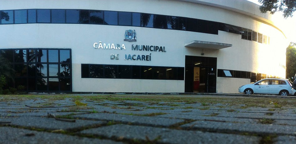 Câmara analisa projeto que concede aumento real de salário a mais de mil servidores de Jacareí