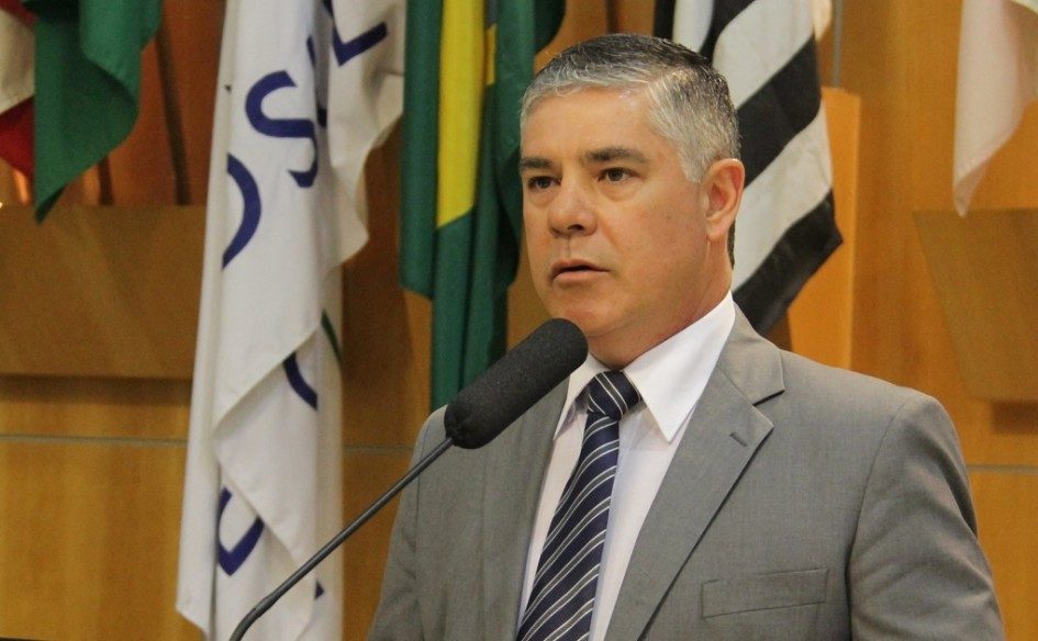 Fernando quer melhorias em vias e iluminação pública para regiões norte e oeste