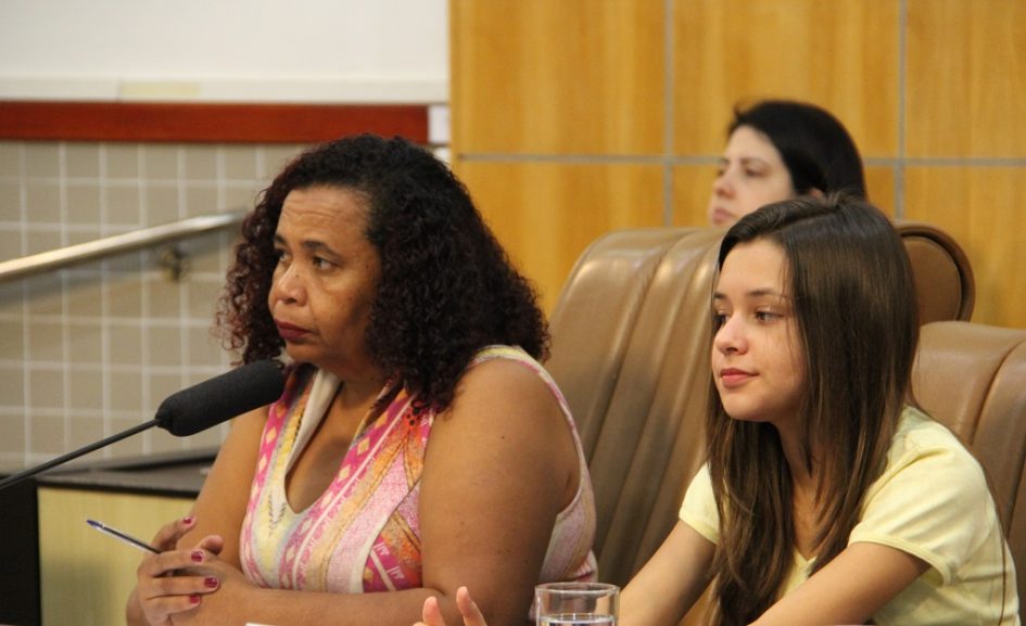 Lucimar questiona faculdade sobre alterações em curso presencial em unidade de Jacareí