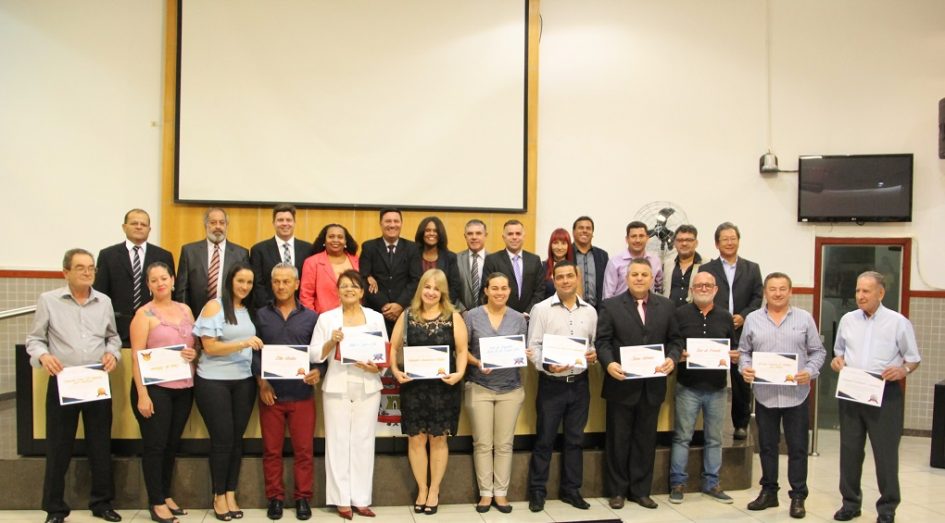 ‘Comércio Nota 10’ premia estabelecimentos com mais uma década de atividade em Jacareí