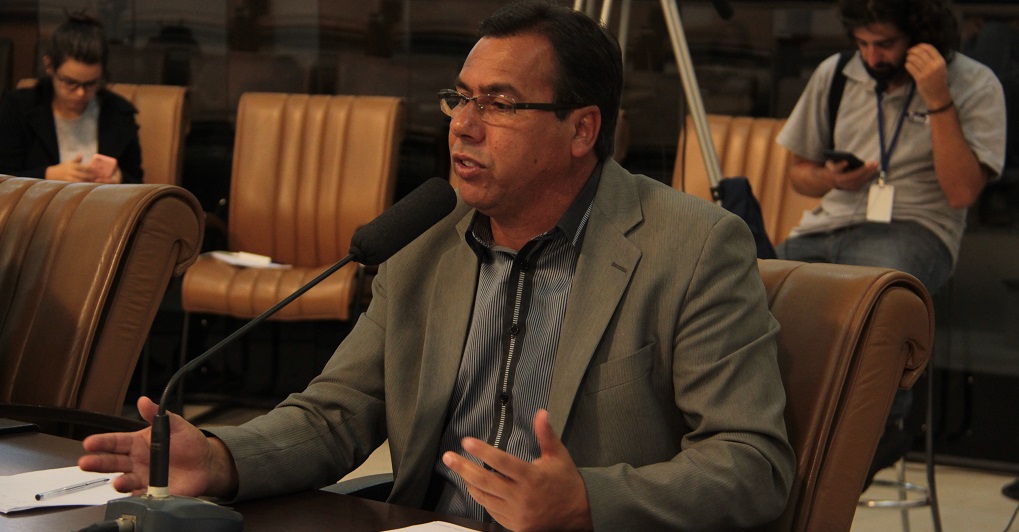 Arildo Questiona Prefeitura Sobre Falta De Baterias Para Aparelhos Auditivos Em Jacareí Câmara