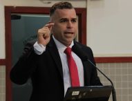 Luís Flávio questiona eventual reforma em prédio da EMEF Lamartine Delamare