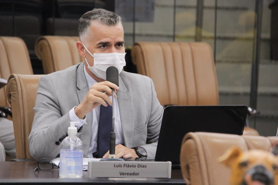 Luis Flávio pede solução para acidentes de trânsito no bairro Cidade Salvador