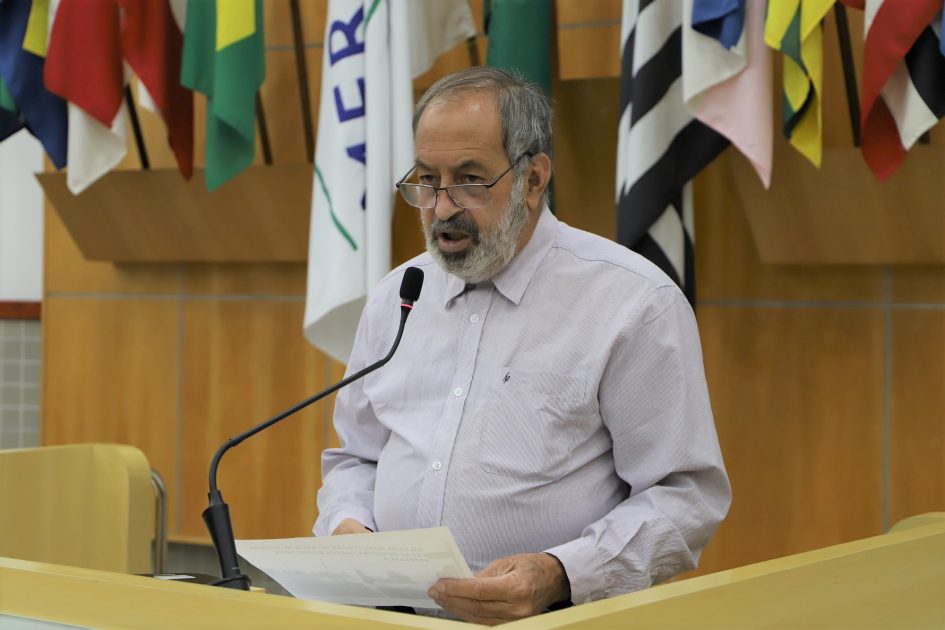 Valmir questiona Prefeitura sobre fiscalização em terrenos baldios de Jacareí
