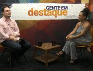 Cantora e apresentadora Fernanda Santos vem ao ‘Gente em Destaque’