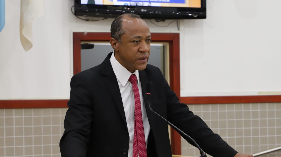 Rogério questiona Prefeitura sobre execução de melhorias viárias em Jacareí