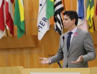 Hernani questiona prefeito sobre falta de médicos em postinho do Jardim das Indústrias
