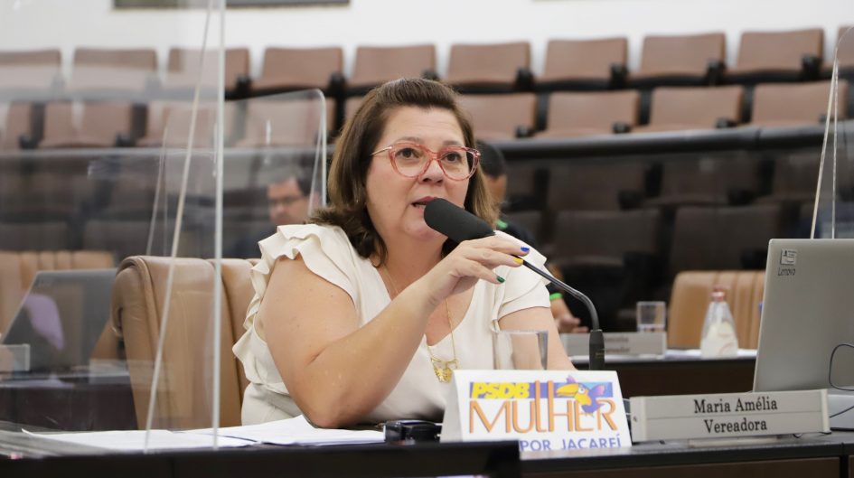 Maria Amélia quer proibir despejo de lixo em campo de futebol no Santa Maria