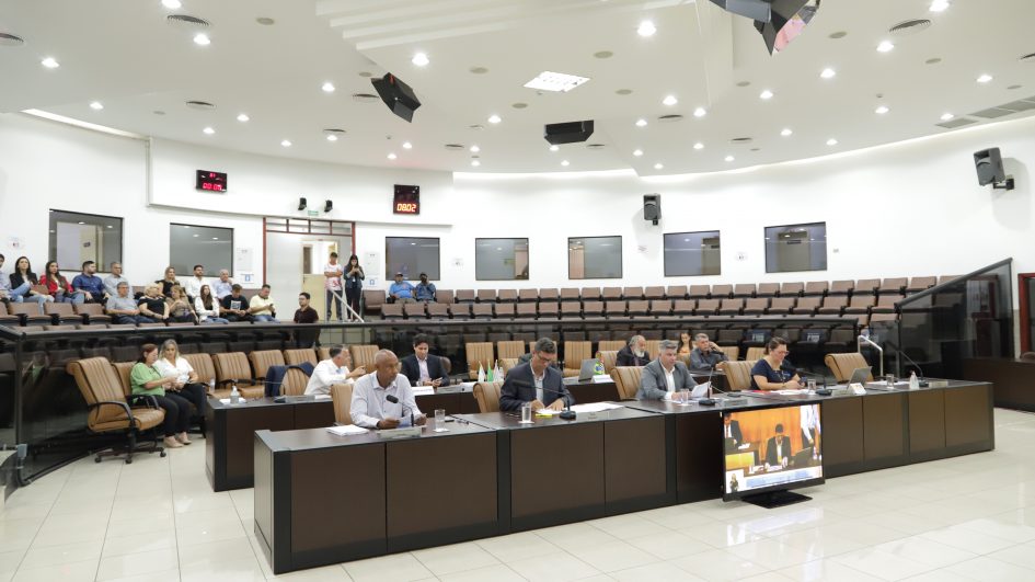 Câmara aprova vetos de Izaias e nova reforma administrativa da Prefeitura
