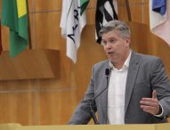 Dr. Rodrigo questiona prefeito sobre compra de imóvel da Fundação Valeparaibana de Ensino