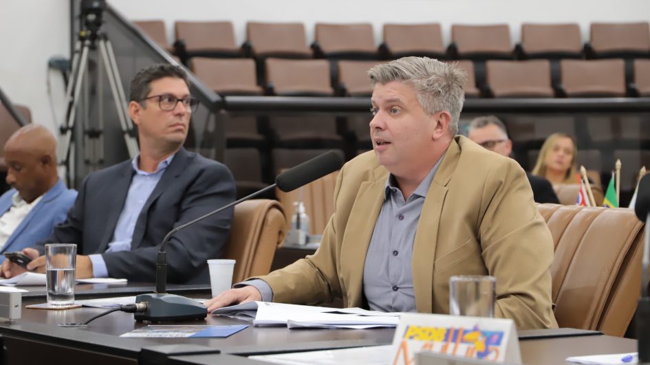 Dr. Rodrigo questiona prefeito sobre protocolos de segurança em creches de Jacareí