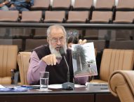 Valmir questiona prefeito sobre falta de sinalização em ruas do Parque Meia Lua