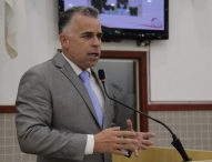 Luís Flávio questiona falta de professores de educação especial em salas da rede municipal