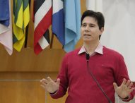 Hernani questiona prefeito sobre falta de novo postinho de saúde no Nova Esperança