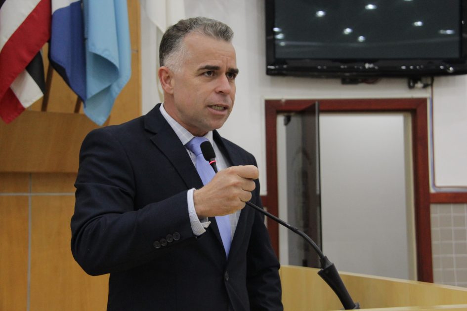 Luís Flávio questiona Izaias sobre funcionamento do Aterro Sanitário no Cidade Salvador