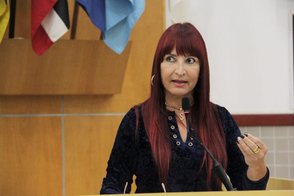 Sônia questiona prefeito sobre o funcionamento do Abrigo Transitório de Animais