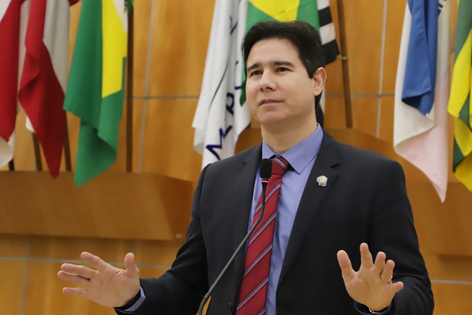 Hernani questiona prefeito sobre falta de estrutura para escoamento de águas pluviais no Santa Paula