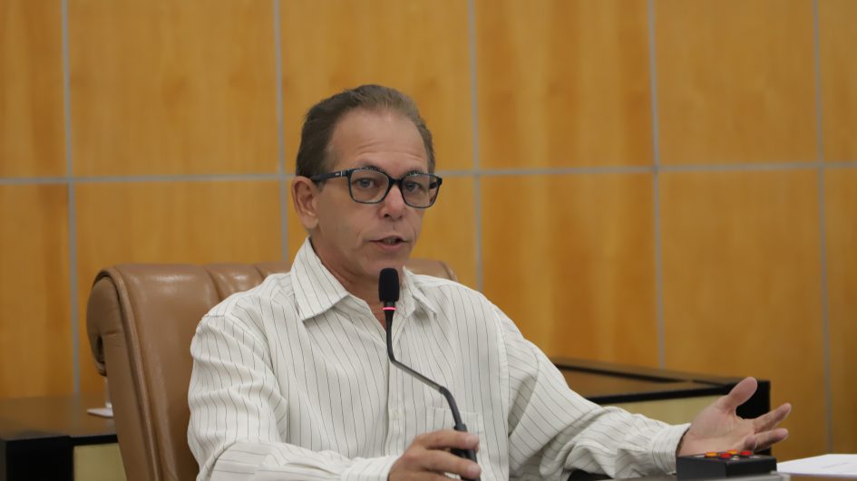 Paulinho do Esporte pede retirada de ‘orelhões’ inativos no Centro de Jacareí