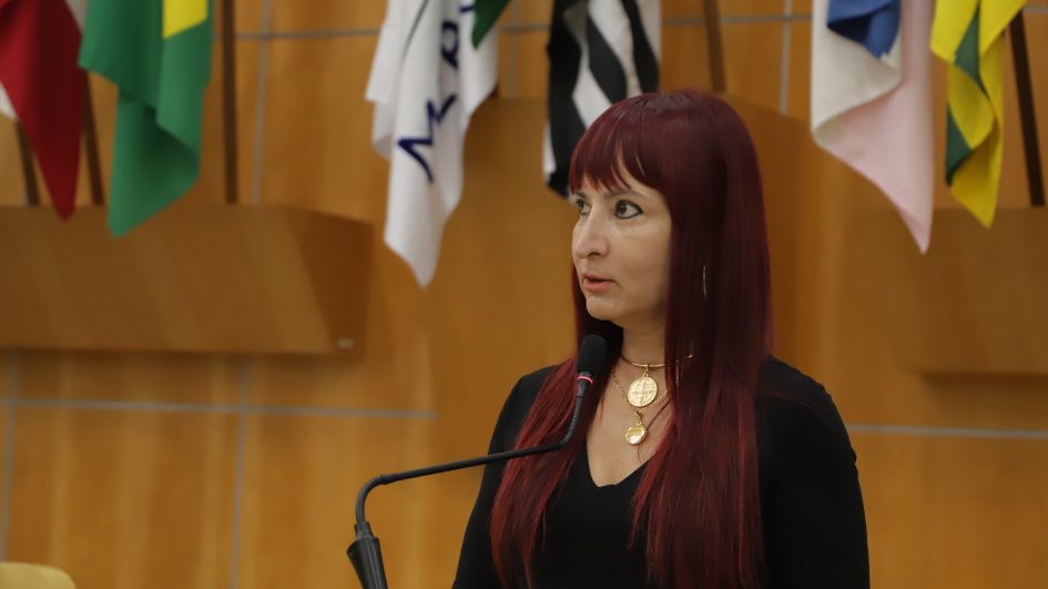 Sônia questiona prefeito sobre mutirões de castração a serem realizados em 2023 e 2024