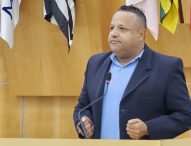 Roninha questiona prefeito sobre falta de remédios em Jacareí