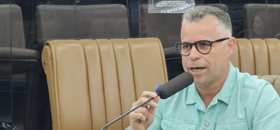 Luís Flávio questiona prefeito sobre fechamento de sala de aula no Cidade Salvador