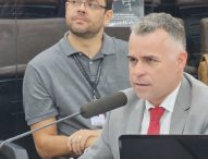Luís Flávio questiona prefeito sobre pagamentos irregulares de horas extras a servidores comissionados