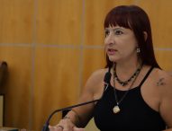 Sônia questiona prefeito sobre convocação de professores aprovados em concurso em 2022