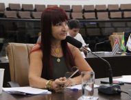 Sônia questiona prefeito Izaias sobre compra e disponibilização de vacinas V10 e quádrupla felina