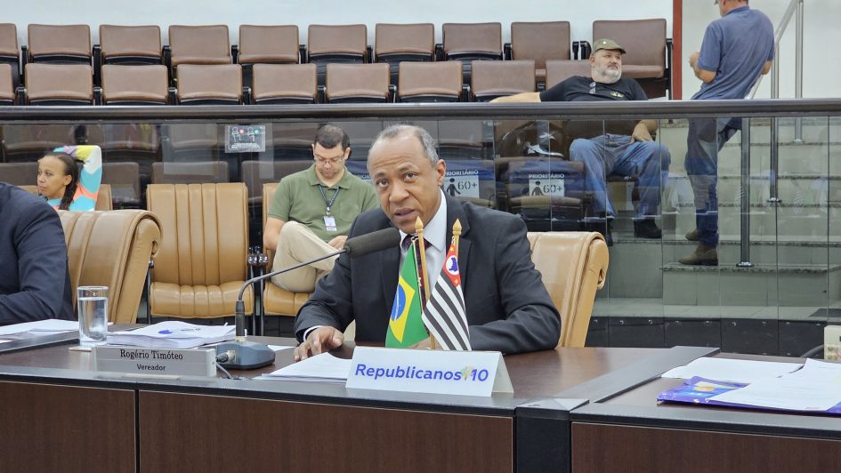 Rogério questiona prefeito sobre processo de regularização do Lagoa Azul II