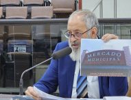 Valmir questiona prefeito sobre falta de reforma da fachada do Mercado Municipal