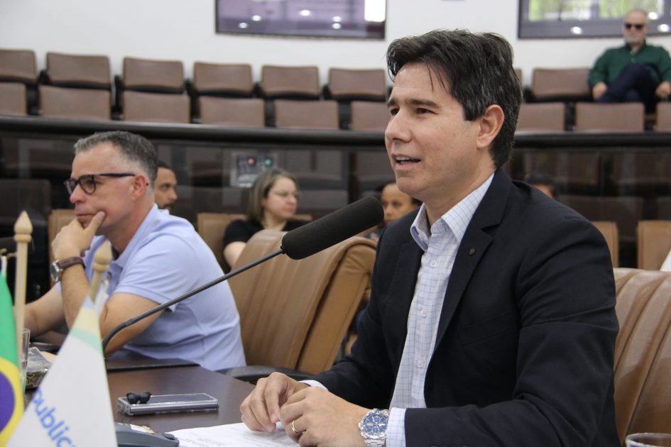 Hernani questiona Prefeitura sobre afundamento de solo na Lucas Nogueira Garcez